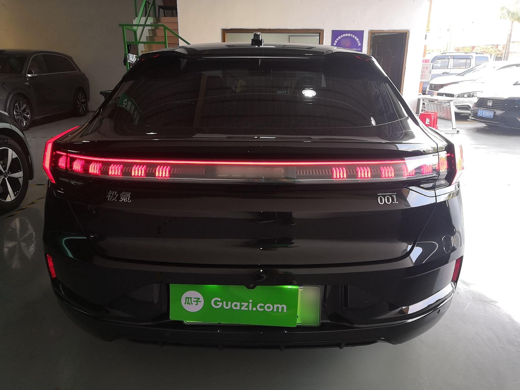 极氪001 2022款 长续航双电机 WE版