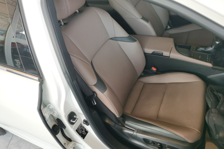 雷克萨斯ES 2021款 200 卓越版局部细节41