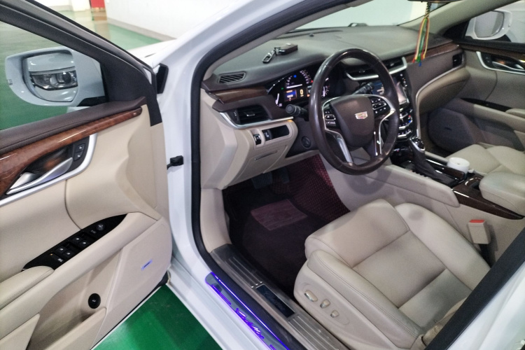 凯迪拉克XTS 2017款 28T 精英型中控内饰20