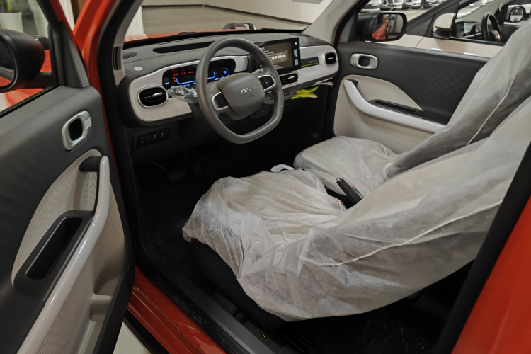 吉利银河 2025款 210km 熊猫骑士中控内饰7002