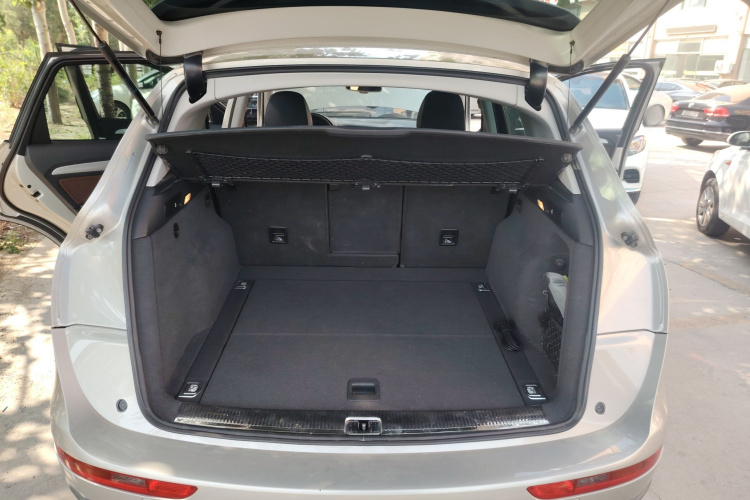 奥迪Q5 2017款 Plus 40 TFSI 技术型中控内饰23