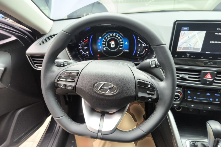 现代 菲斯塔 2021款 280TGDi DLX豪华版局部细节13