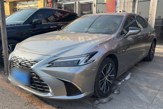 雷克萨斯ES 2025款 300h 臻享版