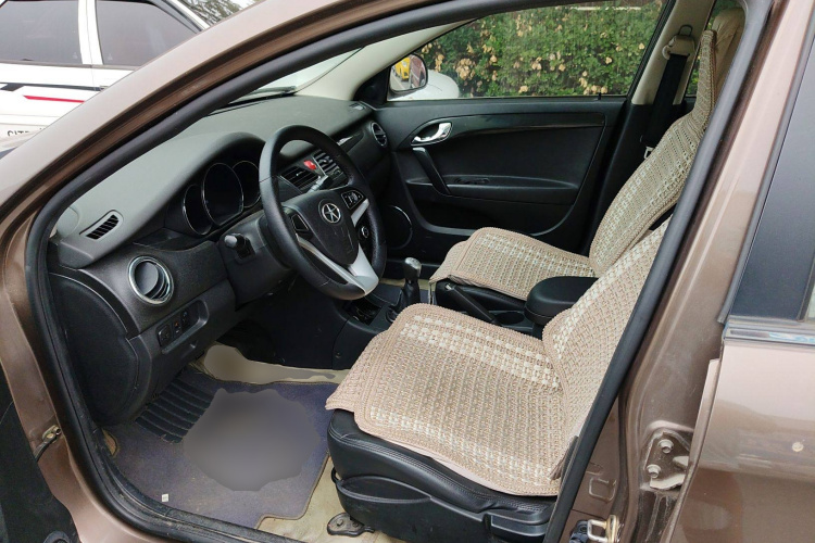 江汽集团 和悦 2012款 1.5L 手动豪华运动型局部细节19