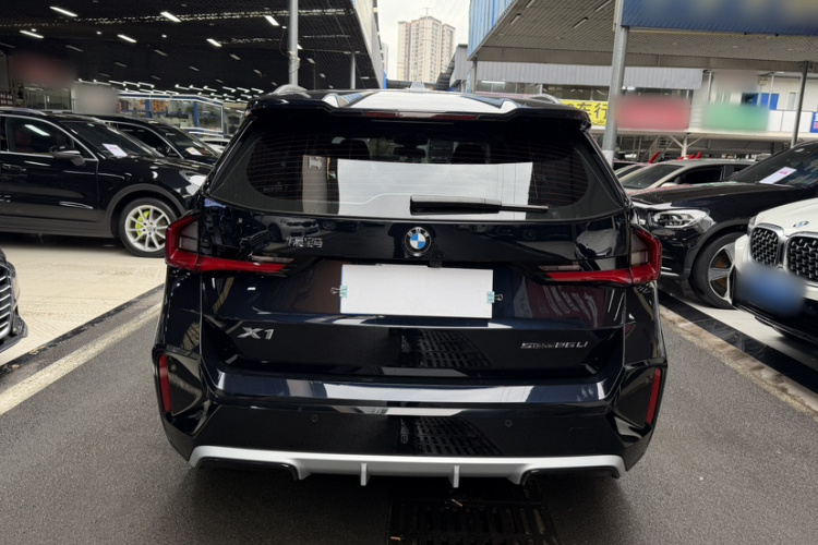 宝马X1 2023款 sDrive25Li M运动套装车身外观6005