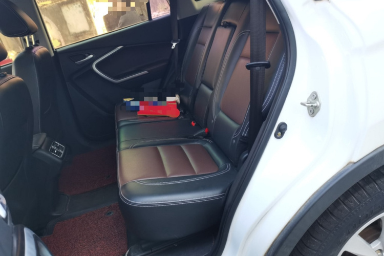 北汽幻速S6 2017款 1.5T CVT尊享型中控内饰21