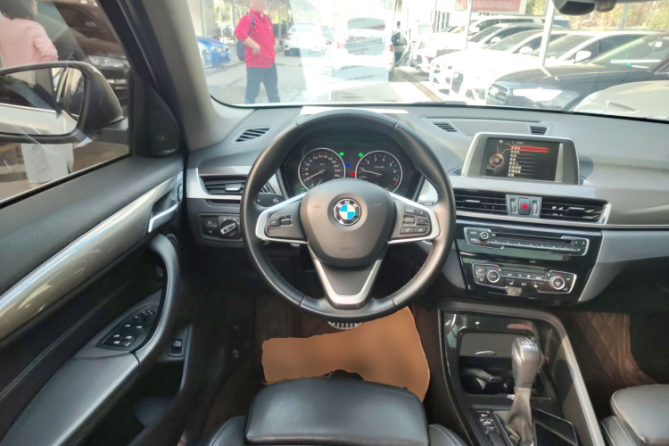 宝马X1 2018款 xDrive20Li 尊享型中控内饰13