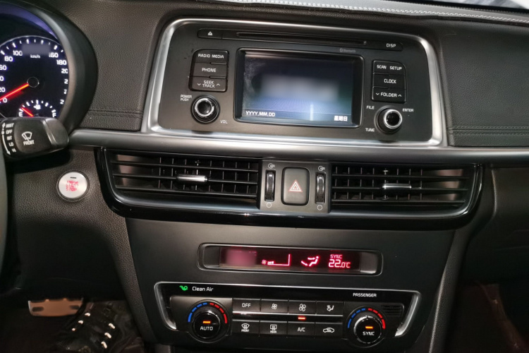 起亚K5 2016款 2.0L 自动LUX局部细节16