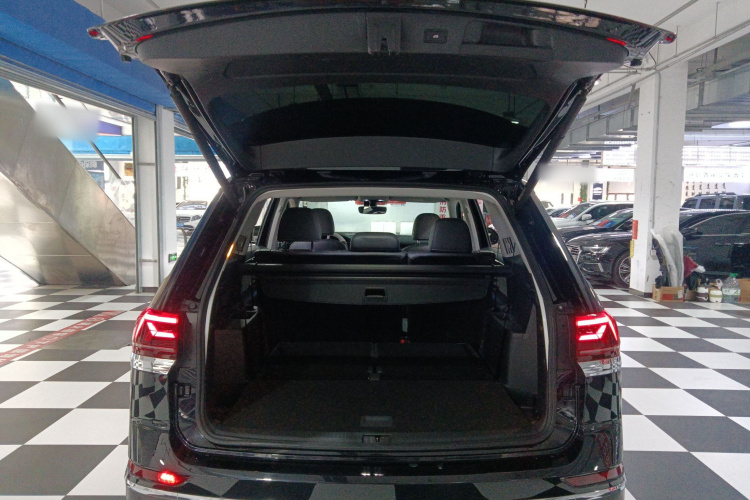 大众 途昂 2021款 330TSI 两驱尊崇豪华版机舱底盘23