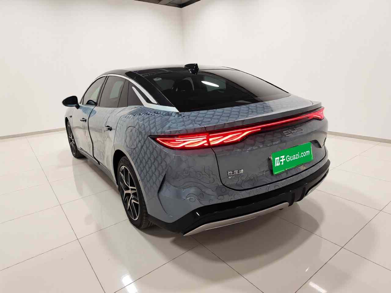 比亚迪 汉L 2025款 EV 四驱激光雷达旗舰型(3)