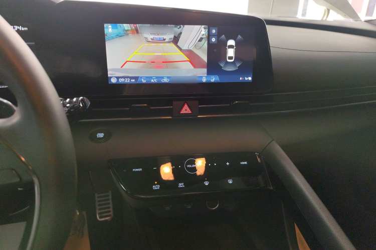 现代 伊兰特 2022款 240TGDi DCT LUX尊贵版局部细节16