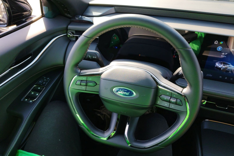 福特 蒙迪欧 2025款 1.5T EcoBoost 舒雅型局部细节13