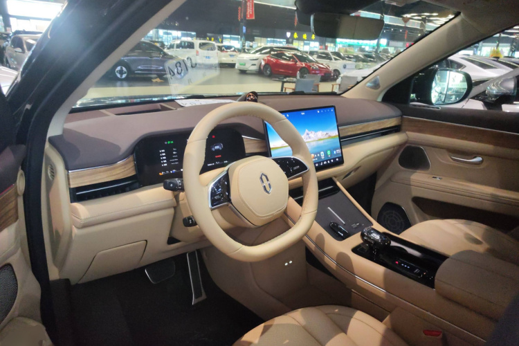 鸿蒙智行 问界M7 2024款 1.5T 智驾后驱Ultra版 5座中控内饰12