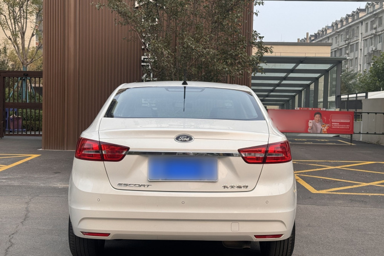 福特 福睿斯 2015款 1.5L 自动时尚型车身外观6006