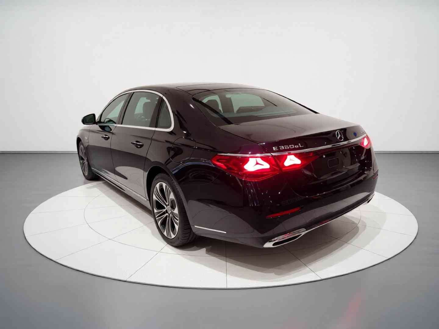 奔驰E级新能源 2024款 E 350 e L 插电式混合动力轿车(3)