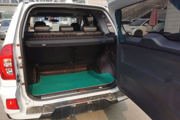 奇瑞 瑞虎3 2016款 1.6L CVT智尚版机舱底盘23