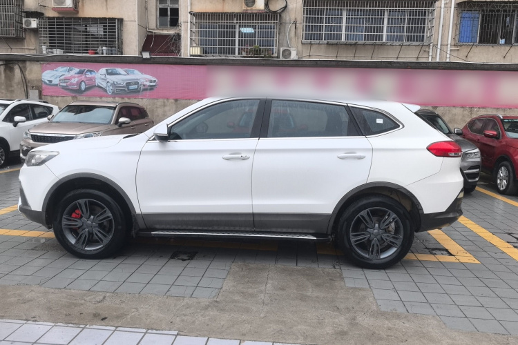 猎豹汽车 猎豹CS10 2016款 2.0T 自动领先型车身外观4