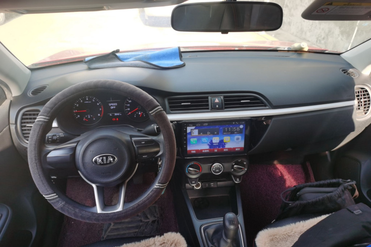 起亚K2 2017款 三厢 1.4L MT GLS中控内饰12