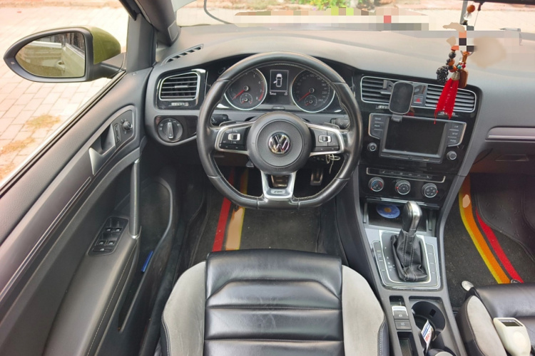 大众 高尔夫 2017款 280TSI 自动R-Line百万辆纪念版局部细节13