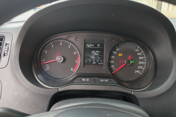 大众 Polo 2016款 1.4L 自动风尚型中控内饰7004