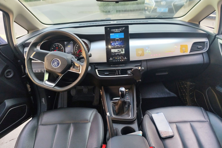 比亚迪 宋MAX 2021款 升级版 1.5T 手动豪华型 7座中控内饰12