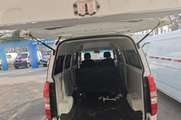 SRM鑫源 好运 2025款 启航版  弗迪42.3kWh 305km 6座机舱底盘23