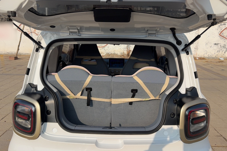 奔腾小马 2025款 222km 灵动马局部细节23