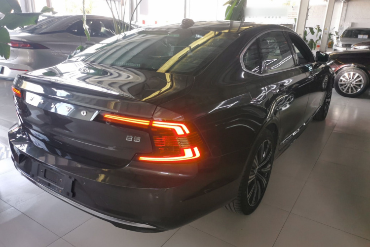 沃尔沃S90 2022款 B5 智远豪华版车身外观6005