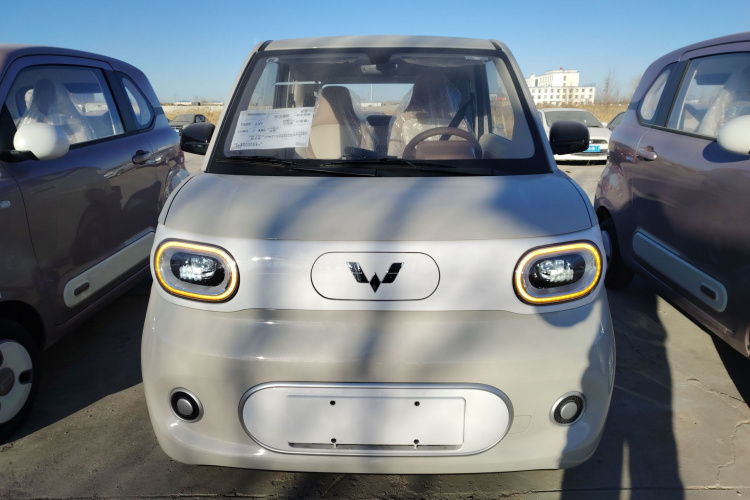 五菱汽车 宏光MINIEV 2024款 第三代 215km 青春版车身外观2