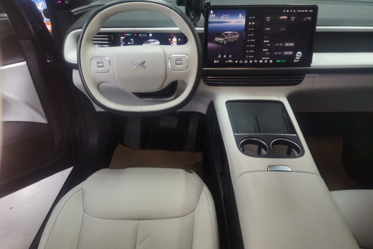 小鹏G6 2023款 580 长续航 Max中控内饰13