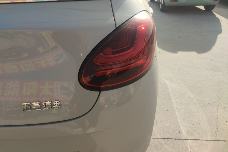 五菱汽车 五菱缤果 2023款 203km 舒享款车身外观9