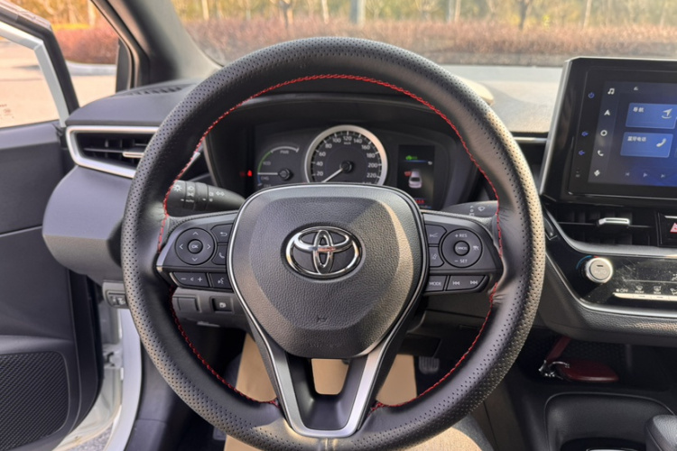 丰田 雷凌 2022款 双擎 1.8H E-CVT豪华版中控内饰7004