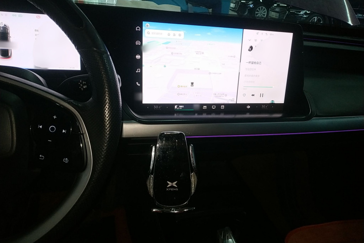 小鹏P7 2022款 670N+中控内饰12