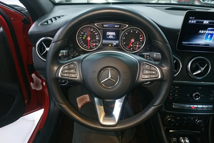 奔驰A级(进口) 2018款 A 200 动感型局部细节13