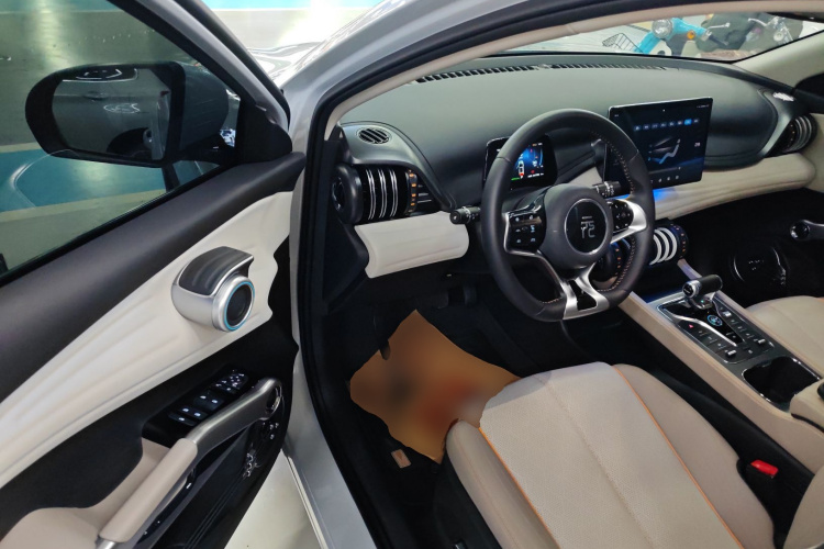 比亚迪 元PLUS 2023款 冠军版 430KM 超越型中控内饰7003