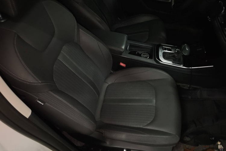 东风风神 奕炫 2020款 230T 自动炫酷版中控内饰41