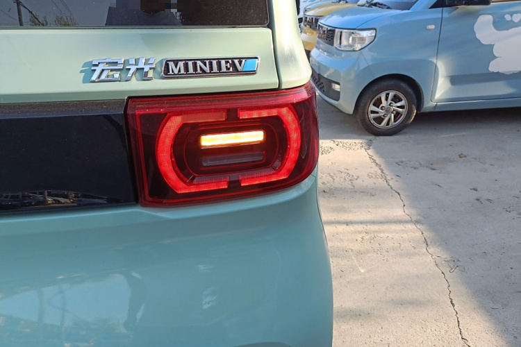五菱汽车 宏光MINIEV 2021款 马卡龙时尚款 磷酸铁锂车身外观6006