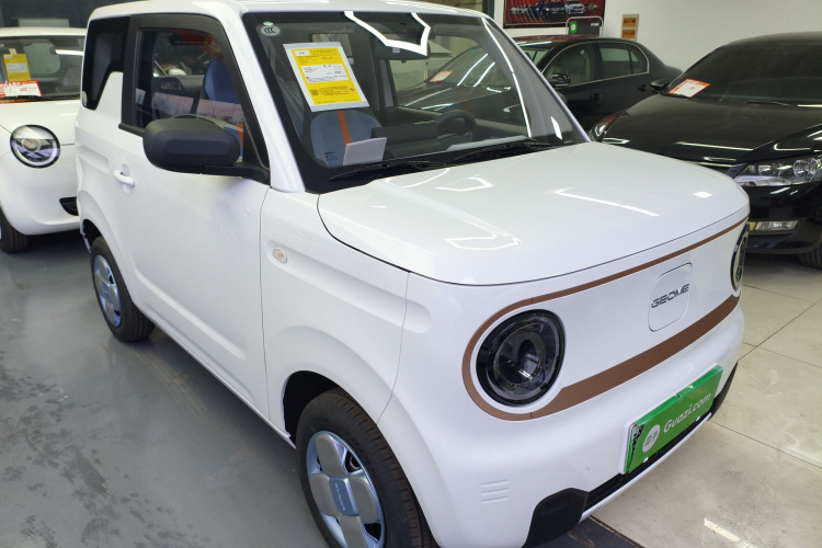 吉利银河 2024款 熊猫mini 200km 耐力熊车身外观3