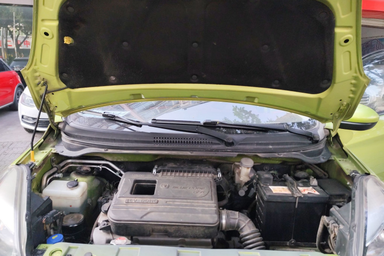 长安 奔奔 2015款 1.4L IMT尊贵型 国IV机舱底盘24