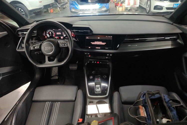 奥迪A3 2022款 A3L Limousine 35 TFSI 时尚运动型中控内饰7002