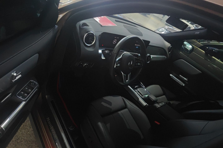 奔驰GLB 2020款 GLB 180 时尚型中控内饰7003