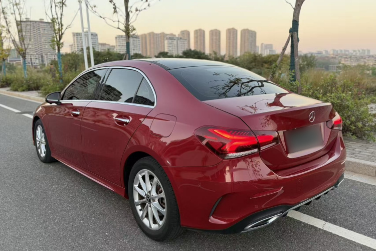 奔驰A级 2020款 改款 A 200 L 运动轿车时尚型车身外观6009