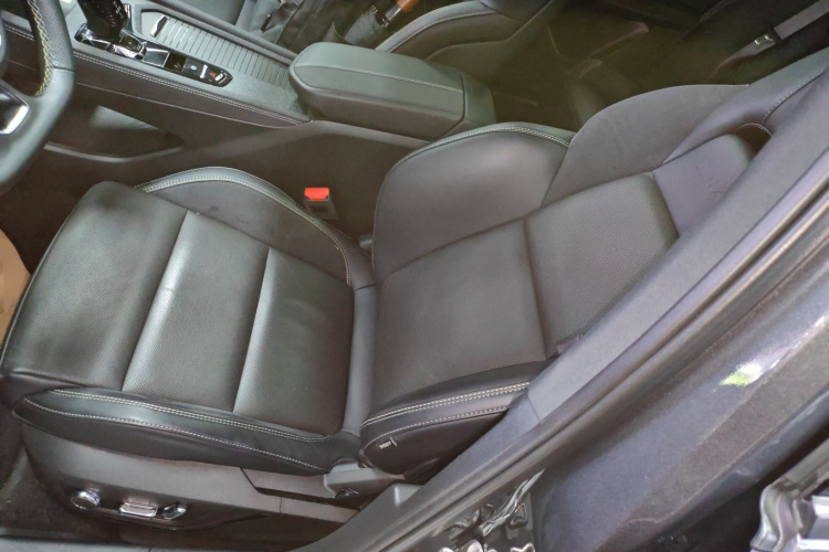 领克03 2023款 2.0TD DCT劲Halo中控内饰19