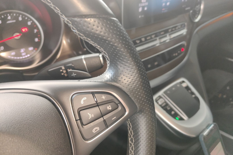 奔驰V级 2020款 V 260 L 长轴距豪华版局部细节18