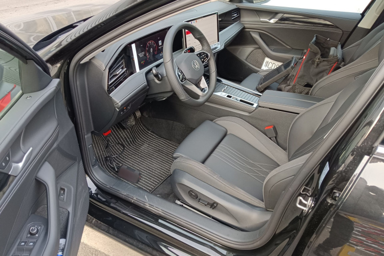 大众 迈腾 2024款  300TSI DSG尊享版显眼包中控内饰20