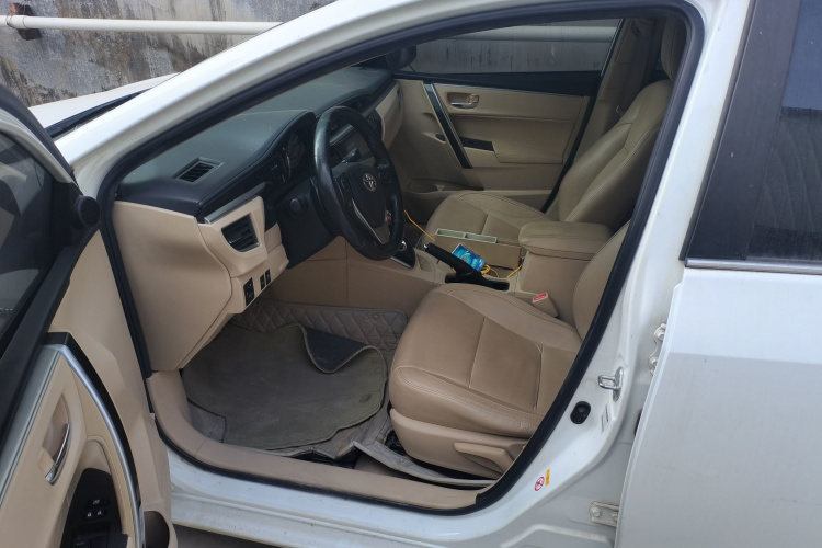 丰田 卡罗拉 2016款 双擎 1.8L E-CVT精英版中控内饰19