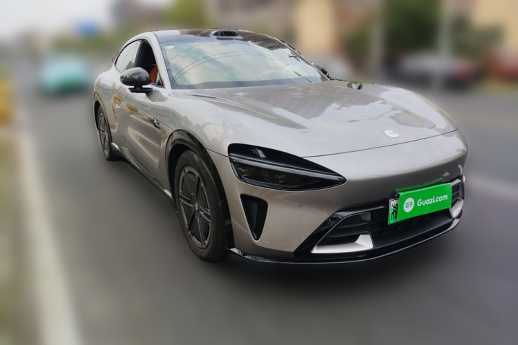 小米汽车 小米YU7 2025款 超长续航高性能四驱Max版车身外观3