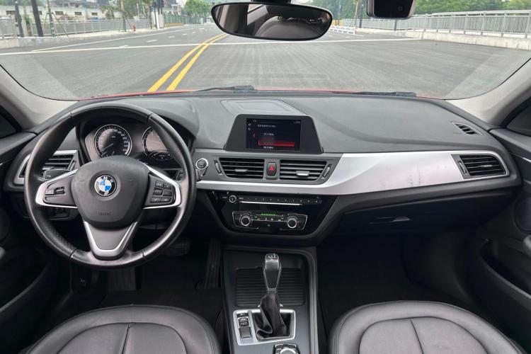 宝马1系 2018款 118i 时尚型中控内饰7002