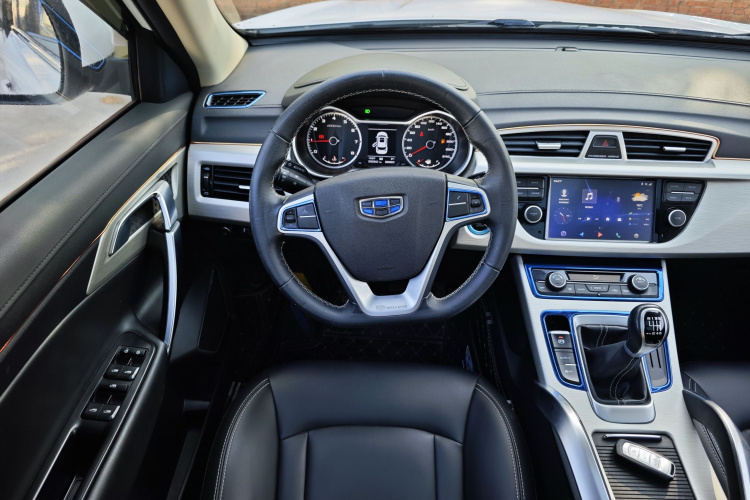 吉利汽车 博越 2018款 2.0L 手动两驱智雅型中控内饰7007