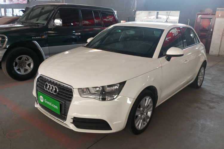 奥迪A1 2014款 30 TFSI Sportback时尚型车身外观1